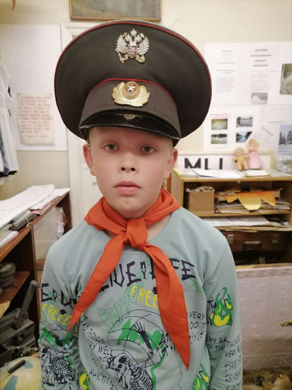 Выставка "От пионерии до детских общественных объединений".